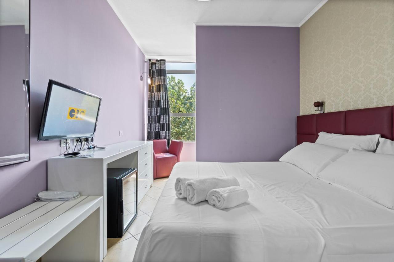 Hotel Relax Tirana Exterior foto