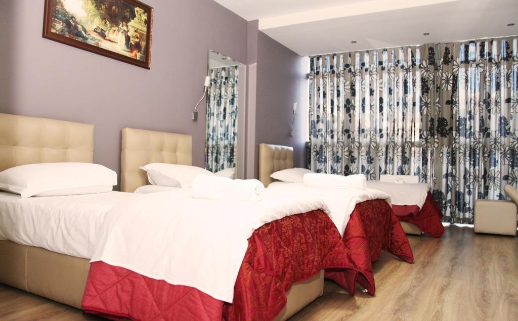 Hotel Relax Tirana Habitación foto